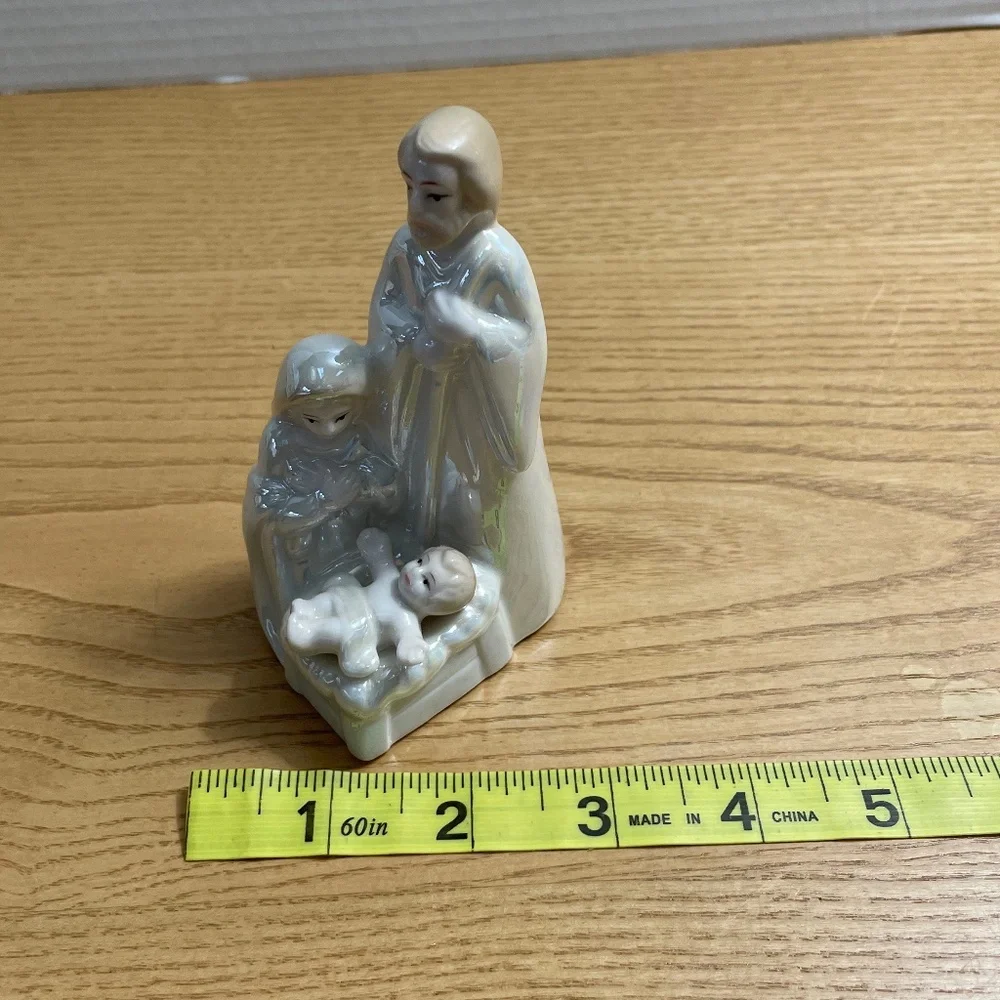 Pier 1 Nativity Holy Family Iridescent Pearl Porcelain Mary Joseph Jesus Retired